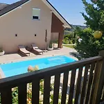 Mit Pool An Der Apfelstrasse *