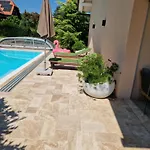 Апартаменты Mit Pool An Der Apfelstrasse *