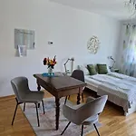 Mit Pool An Der Apfelstrasse Апартаменты *