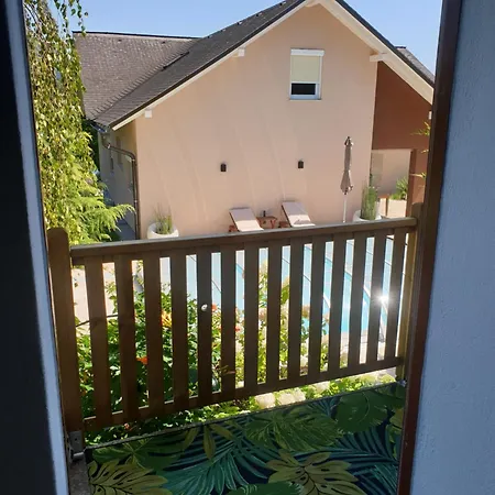 Mit Pool An Der Apfelstrasse Puch bei Weiz