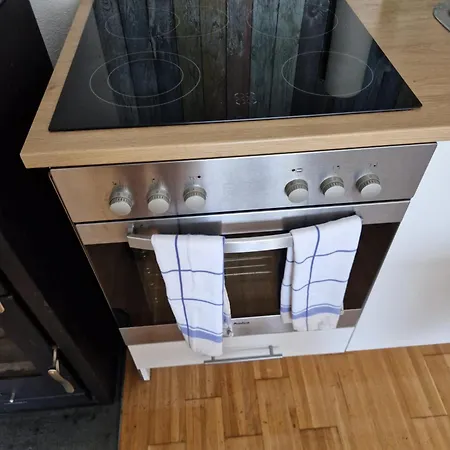 Mit Pool An Der Apfelstrasse