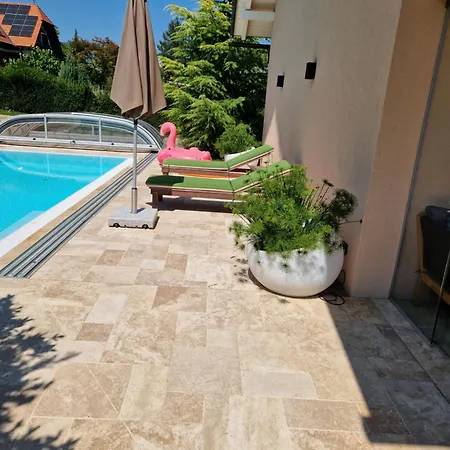 Apartamento Mit Pool An Der Apfelstrasse *