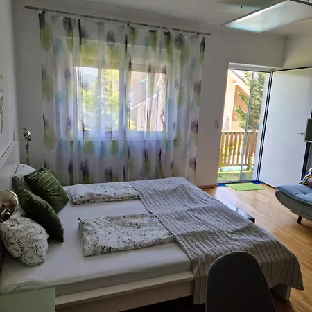 Mit Pool An Der Apfelstrasse Puch bei Weiz