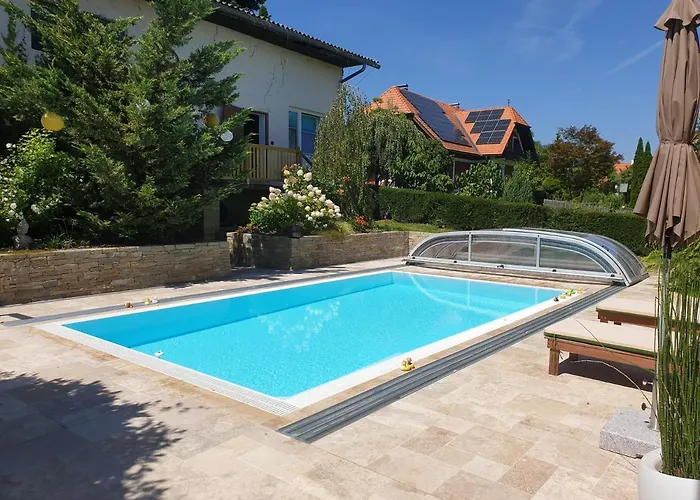 Mit Pool An Der Apfelstrasse Puch bei Weiz