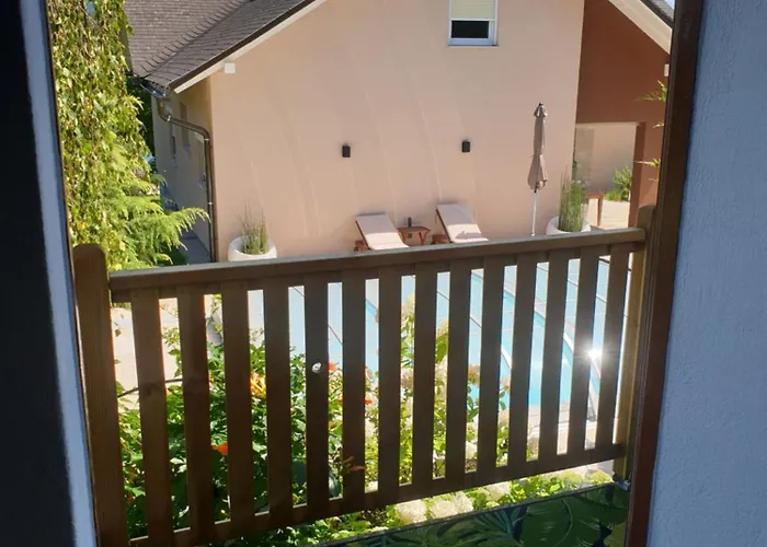 Mit Pool An Der Apfelstraße Puch bei Weiz