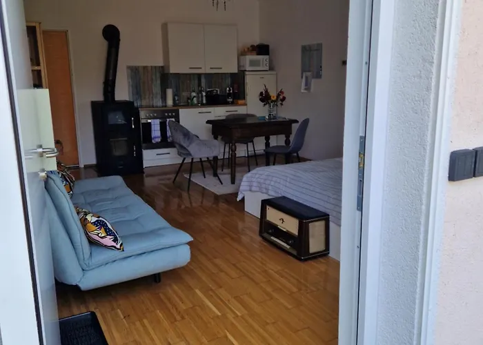 Mit Pool An Der Apfelstrasse Puch bei Weiz